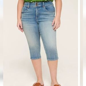 Lane Bryant 20 High Rise Pedal Jeans